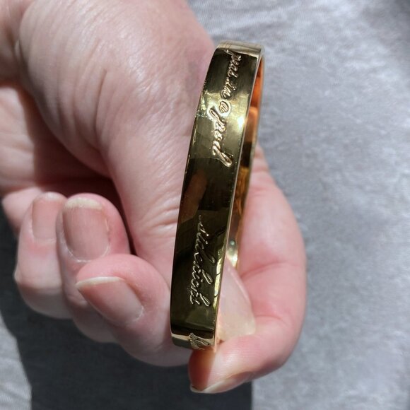 Kate Spade - Bridesmaid Idiom Bangle, gold tone bangle best friend ever engraved - Picture 6 of 10
